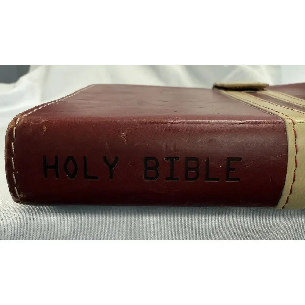 Holy BIBLE Todays TNIV Burgandy Ivory‎ LEATHER 2005 Zondervan Magnetic Closure